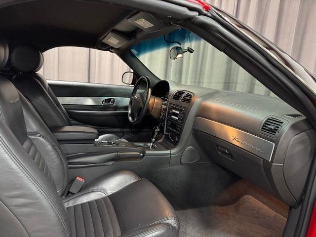 Ford Thunderbird Deluxe 2002