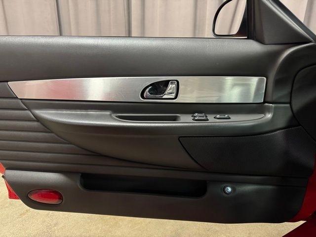 Ford Thunderbird Deluxe 2002