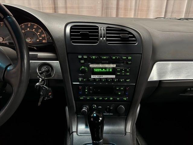 Ford Thunderbird Deluxe 2002