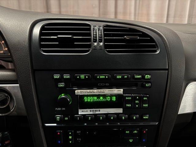 Ford Thunderbird Deluxe 2002