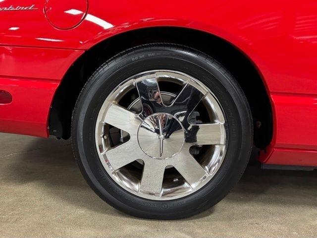 Ford Thunderbird Deluxe 2002