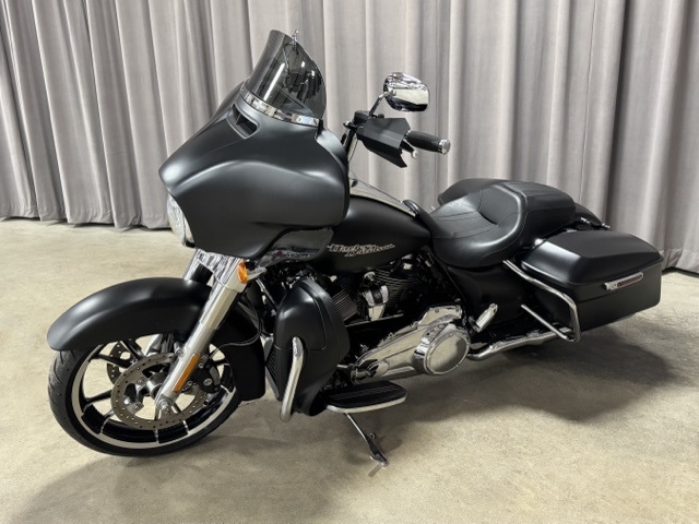 Harley-Davidson FLHX  2020