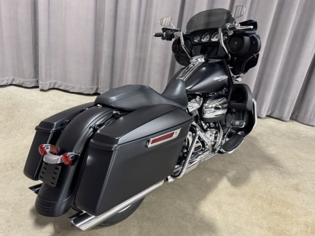 Harley-Davidson FLHX  2020