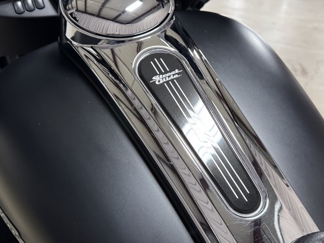 Harley-Davidson FLHX  2020