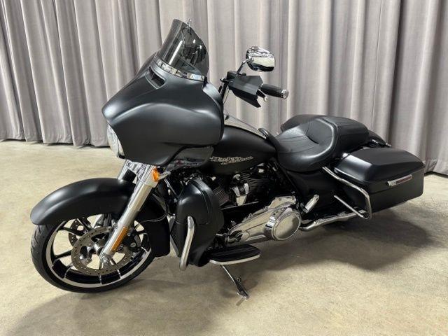 Harley-Davidson FLHX  2020