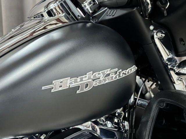 Harley-Davidson FLHX  2020