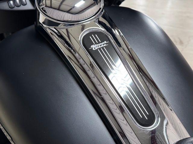 Harley-Davidson FLHX  2020