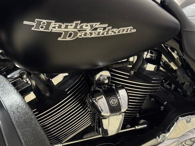 Harley-Davidson FLHX  2020