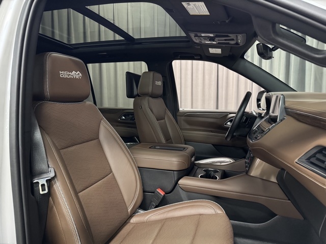 Chevrolet Suburban High Country 4WD 2023