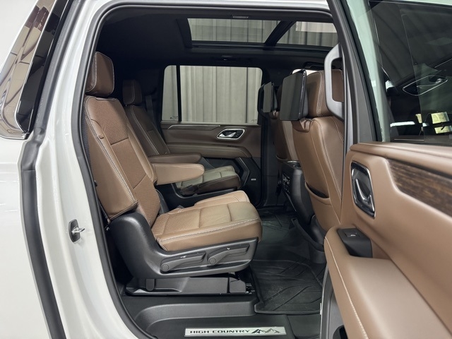 Chevrolet Suburban High Country 4WD 2023