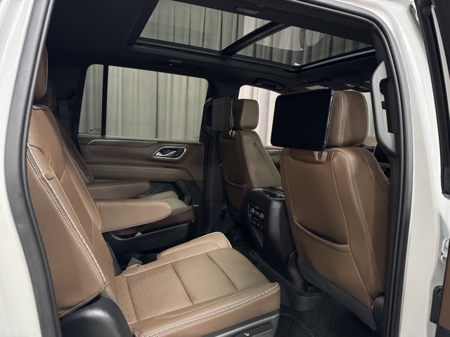 Chevrolet Suburban High Country 4WD 2023