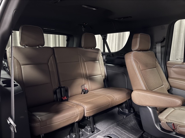 Chevrolet Suburban High Country 4WD 2023