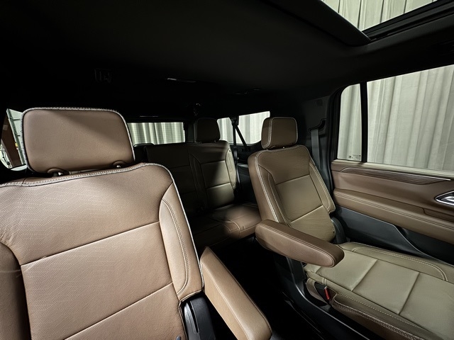 Chevrolet Suburban High Country 4WD 2023