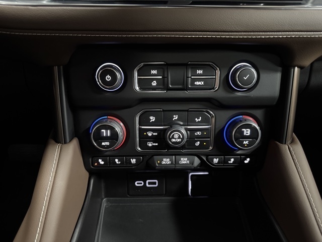 Chevrolet Suburban High Country 4WD 2023