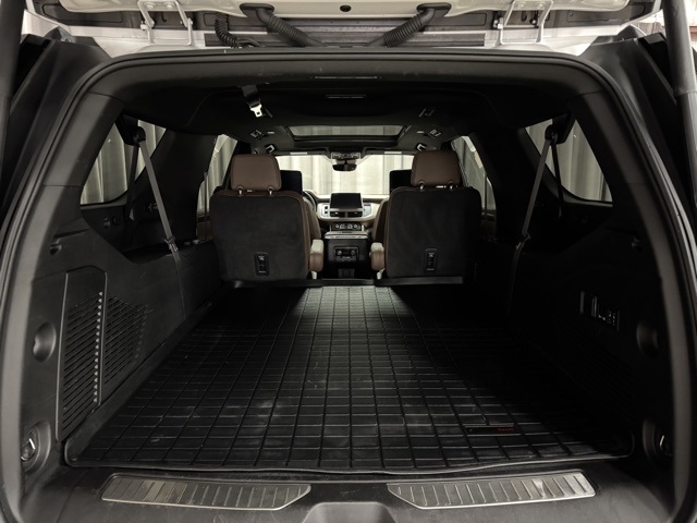 Chevrolet Suburban High Country 4WD 2023