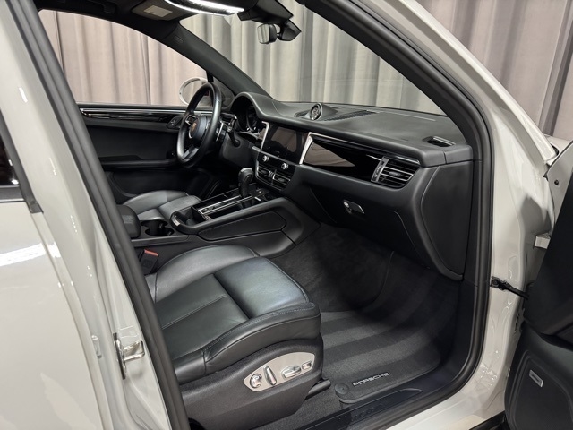 Porsche Macan Base 2022