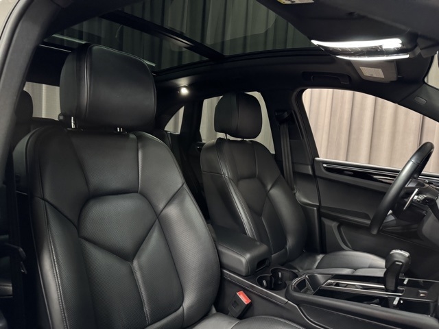 Porsche Macan Base 2022