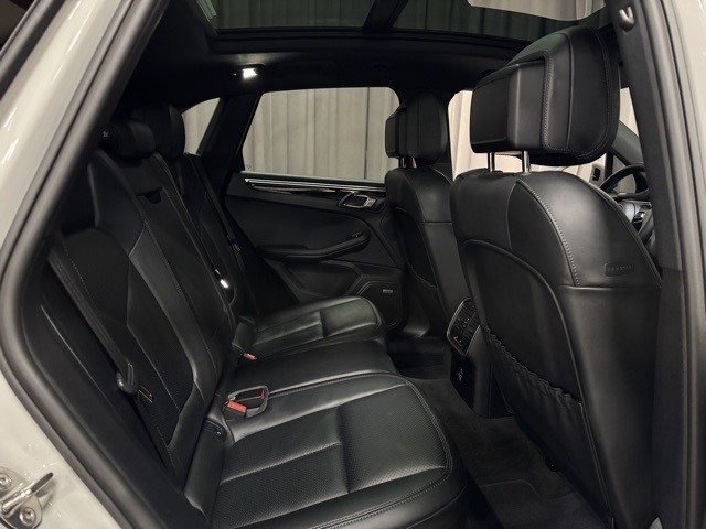 Porsche Macan Base 2022