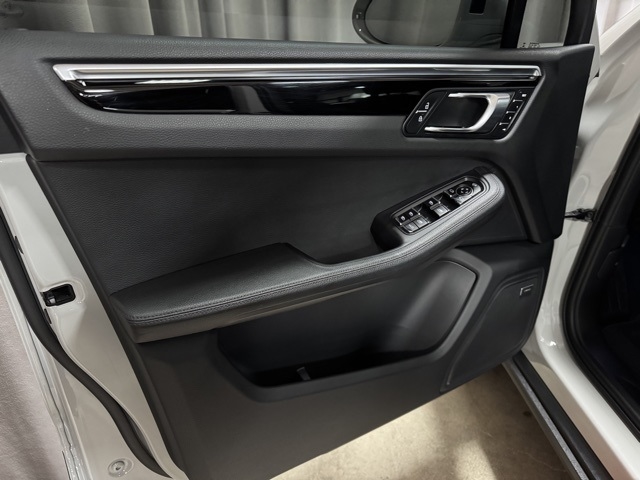 Porsche Macan Base 2022