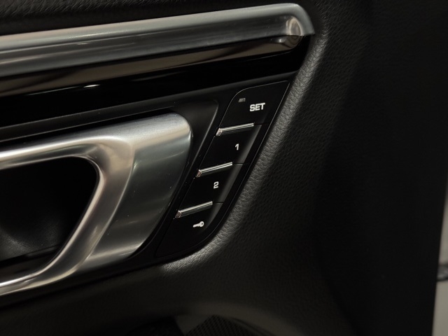 Porsche Macan Base 2022