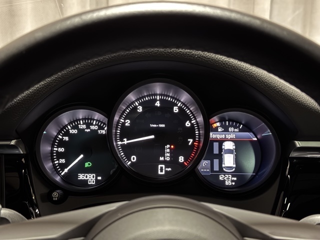 Porsche Macan Base 2022