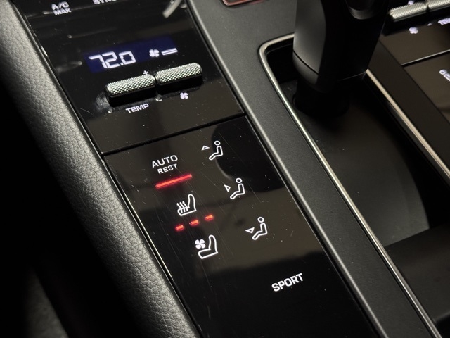 Porsche Macan Base 2022