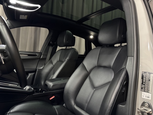 Porsche Macan Base 2022