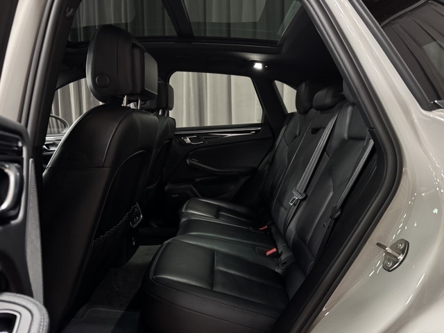 Porsche Macan Base 2022