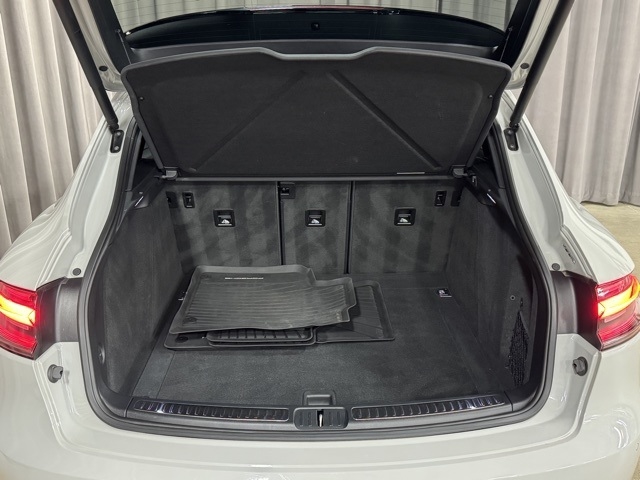 Porsche Macan Base 2022