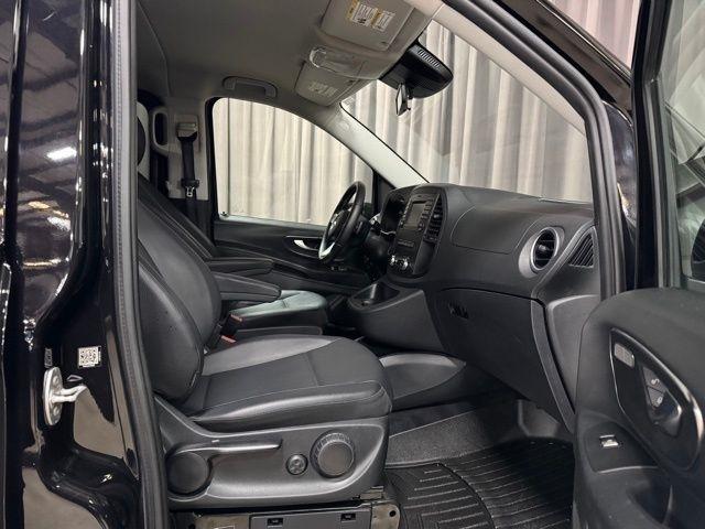 Mercedes-Benz Metris Passenger Van 2016