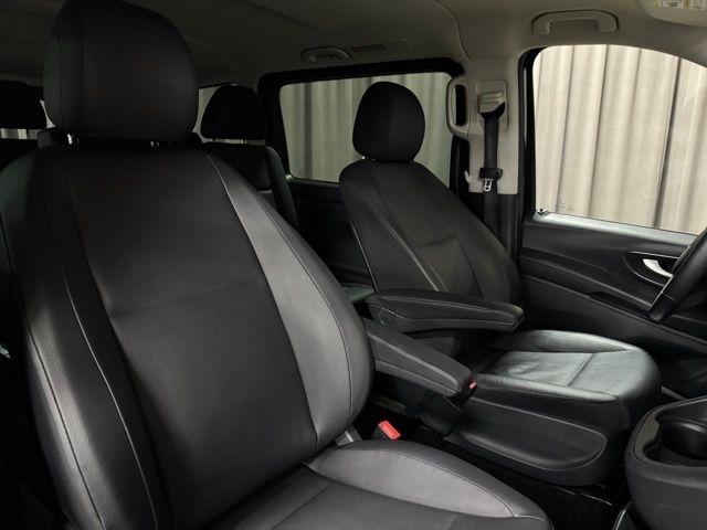 Mercedes-Benz Metris Passenger Van 2016