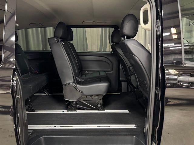 Mercedes-Benz Metris Passenger Van 2016