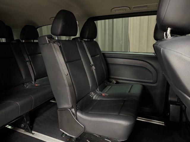 Mercedes-Benz Metris Passenger Van 2016