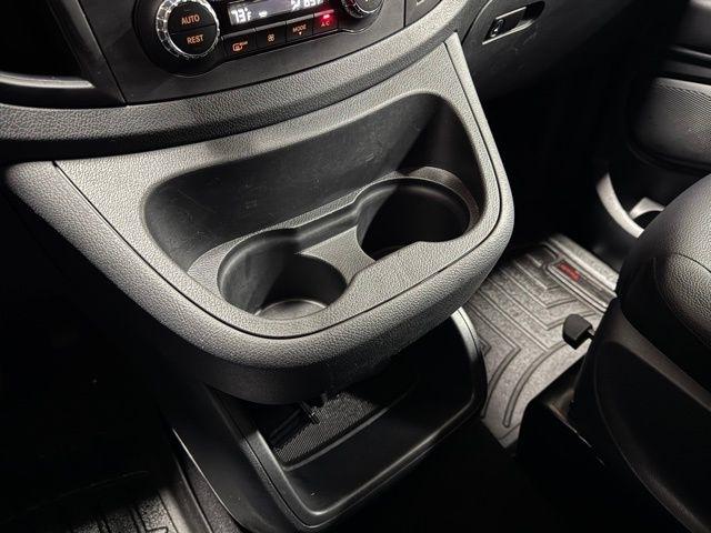 Mercedes-Benz Metris Passenger Van 2016