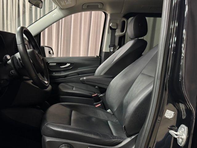 Mercedes-Benz Metris Passenger Van 2016