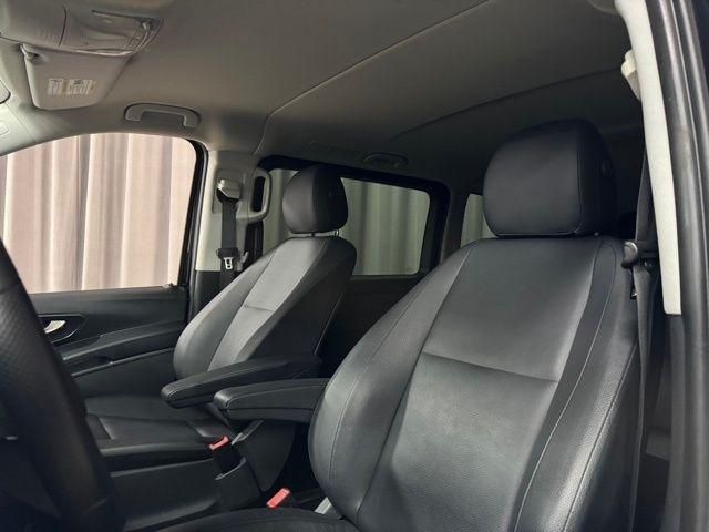 Mercedes-Benz Metris Passenger Van 2016