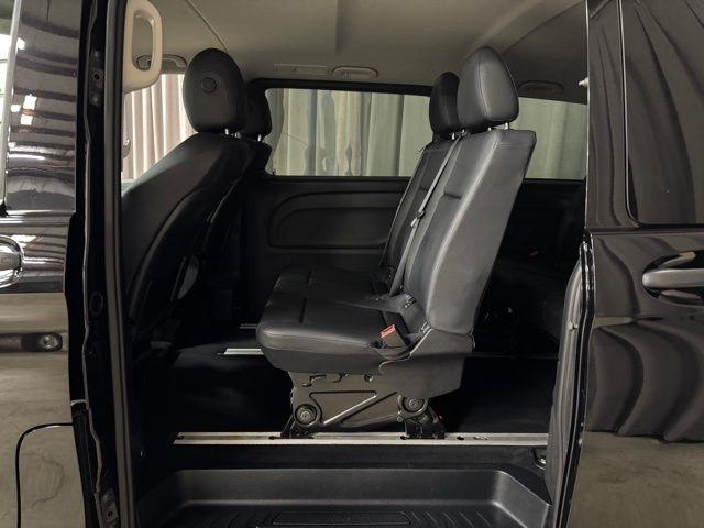 Mercedes-Benz Metris Passenger Van 2016