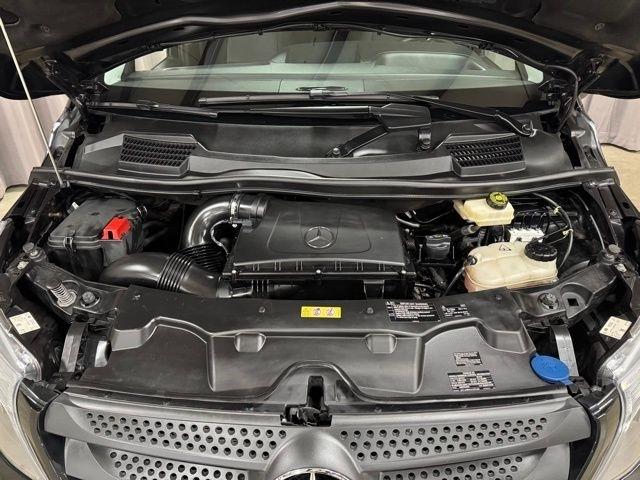 Mercedes-Benz Metris Passenger Van 2016