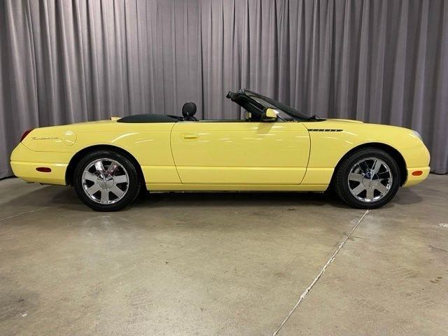 Ford Thunderbird Deluxe 2002