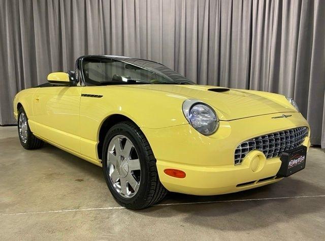 Ford Thunderbird Deluxe 2002