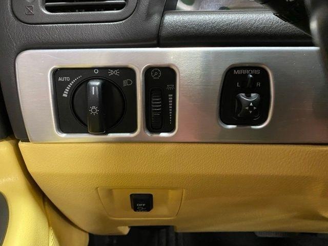 Ford Thunderbird Deluxe 2002