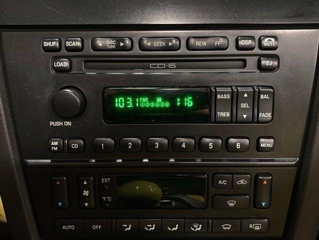 Ford Thunderbird Deluxe 2002