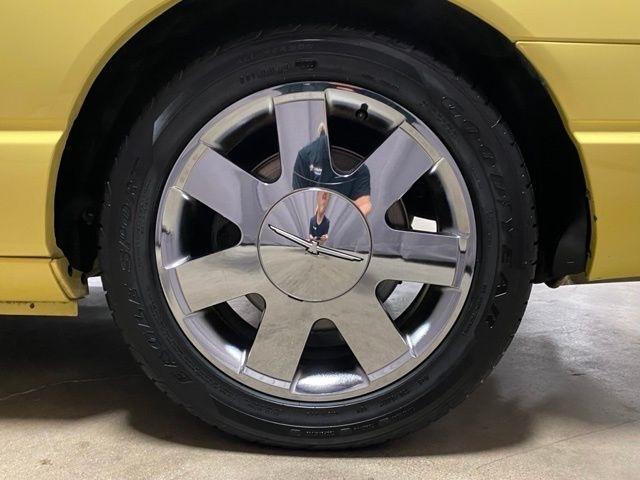 Ford Thunderbird Deluxe 2002