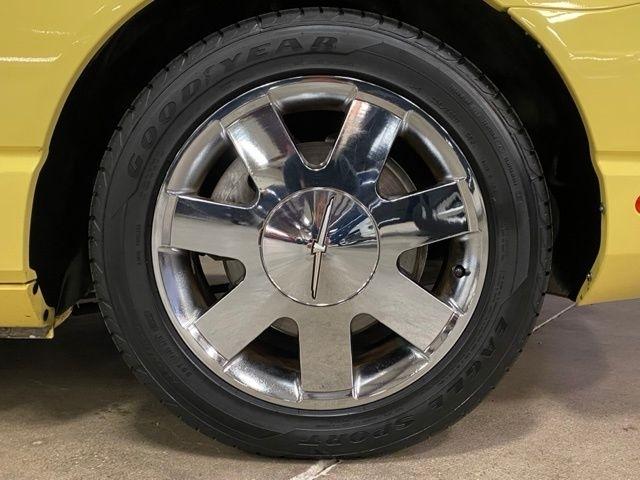 Ford Thunderbird Deluxe 2002