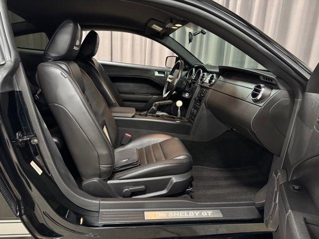 Ford Mustang GT Deluxe Coupe 2007