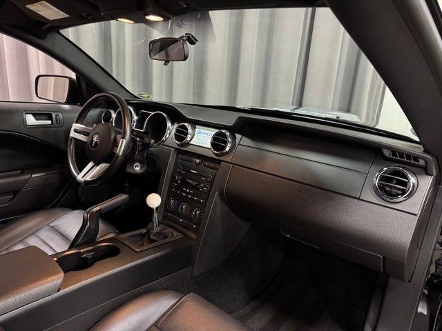 Ford Mustang GT Deluxe Coupe 2007