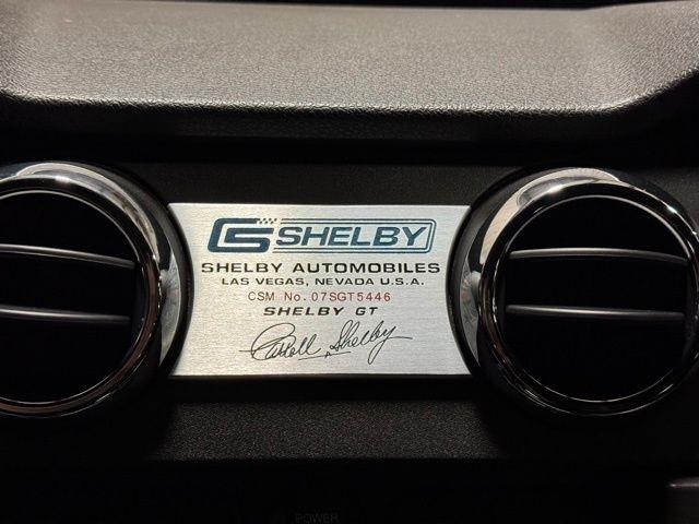 Ford Mustang GT Deluxe Coupe 2007