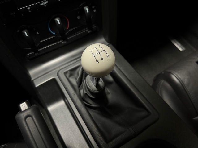 Ford Mustang GT Deluxe Coupe 2007