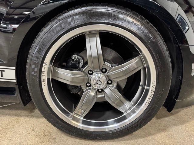 Ford Mustang GT Deluxe Coupe 2007