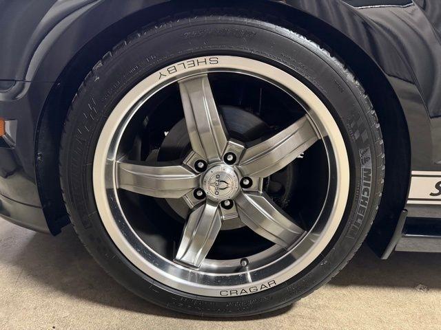 Ford Mustang GT Deluxe Coupe 2007